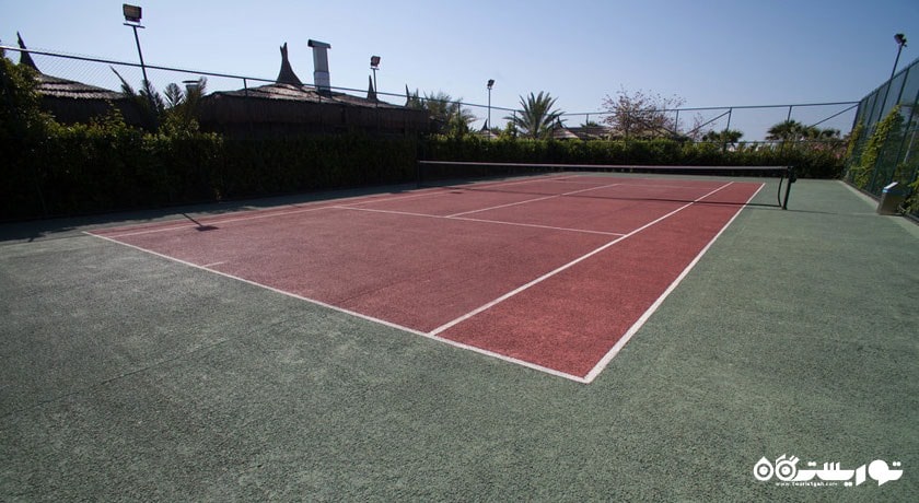 زمین تنیس هتل رویال هالیدی پلس